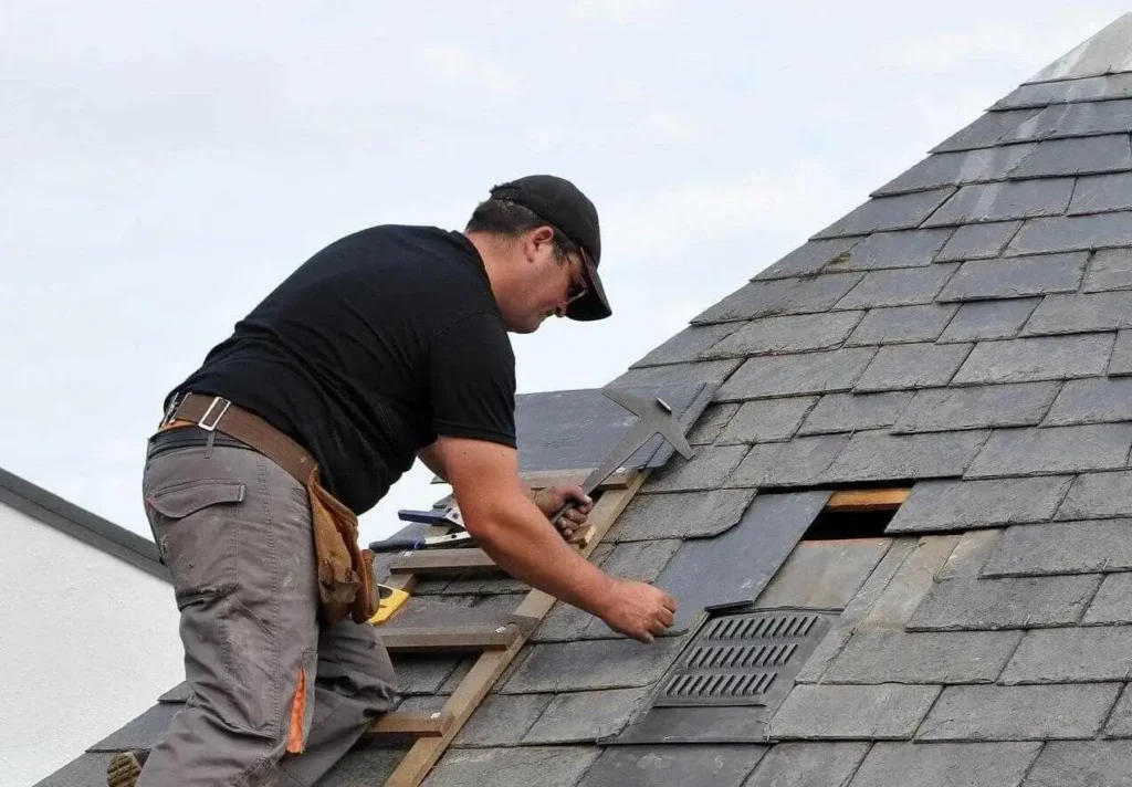 roofers working